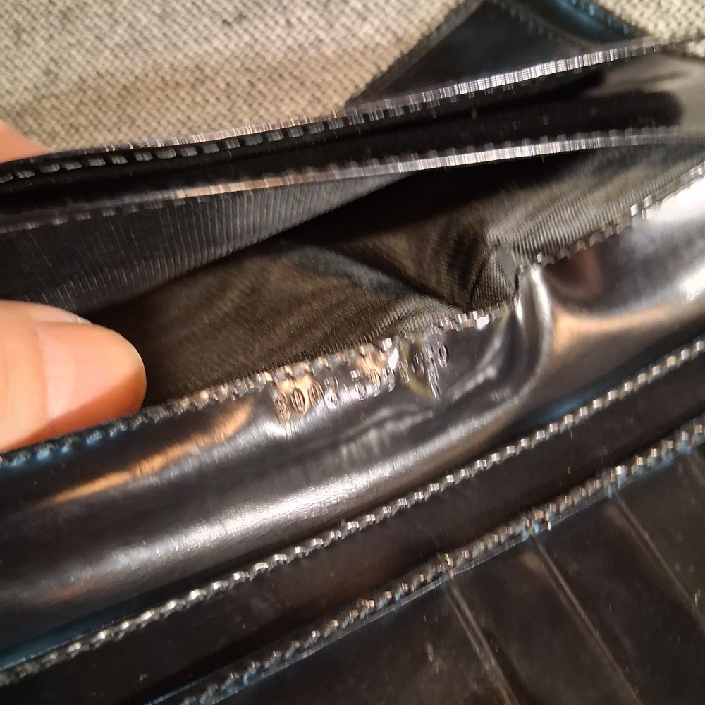 Gucci Glossy Black Clutch - Picture 16 of 16